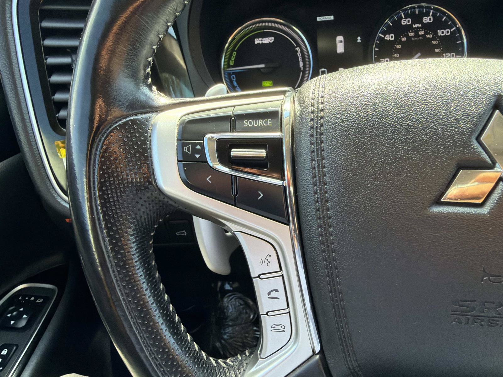 Used 2018 Mitsubishi Outlander SEL AWD/4WD image 18