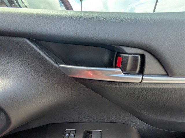 Used 2024 Toyota Camry SE image 28