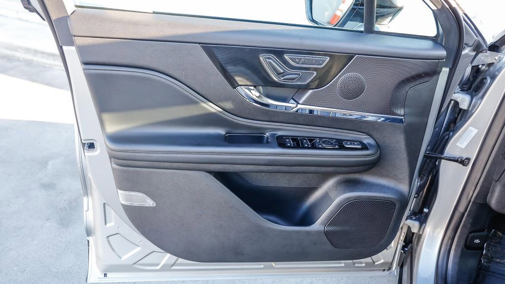 Used 2024 Lincoln Corsair Reserve w/ Equipment Group 201A image 21