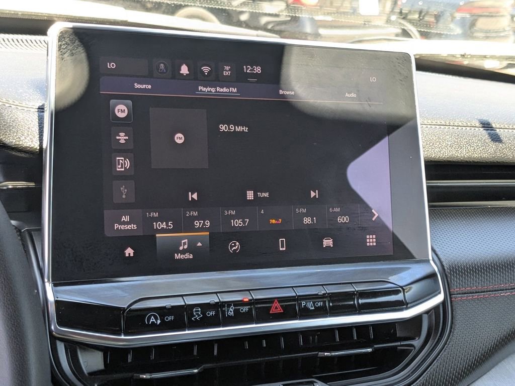 Used 2025 Jeep Compass Trailhawk image 20