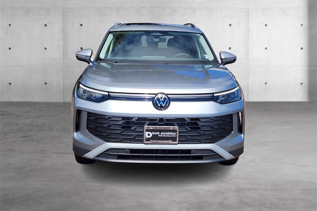 New 2025 Volkswagen Tiguan SE image 21