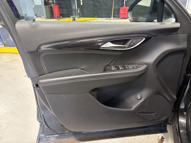 Used 2023 Buick Envision Preferred image 9