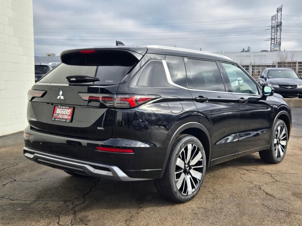 New 2026 Mitsubishi Outlander SEL AWD/4WD image 12