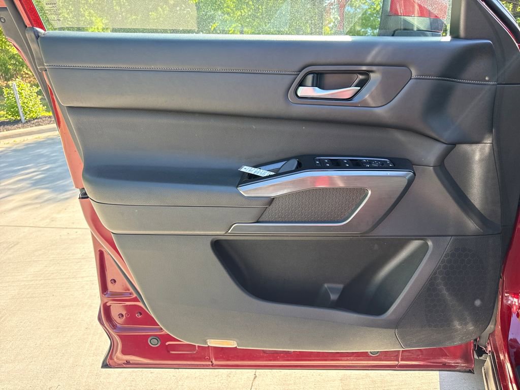 Used 2022 Nissan Pathfinder SL w/ SL Premium Package image 14