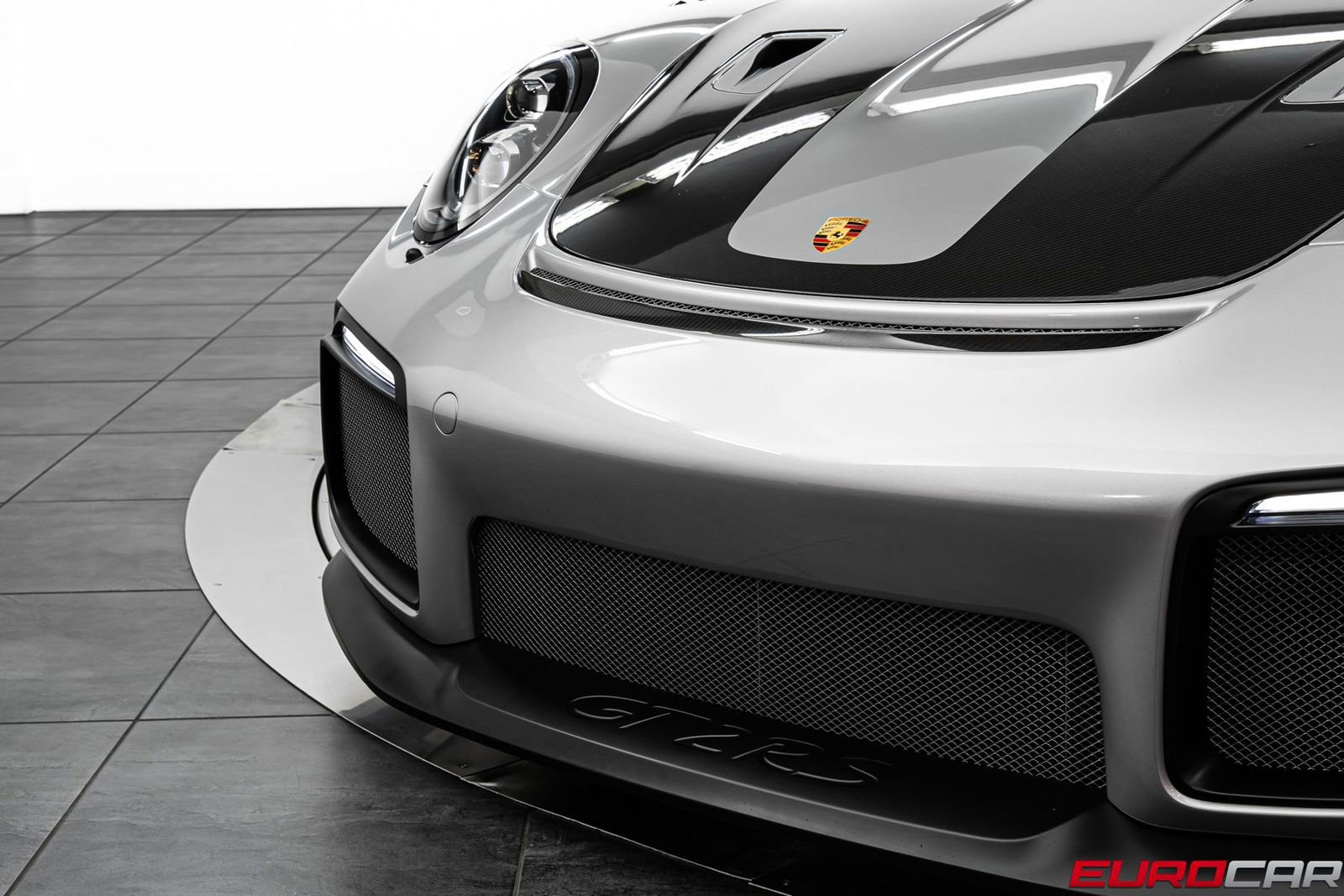 Used 2018 Porsche 911 GT2 RS image 13