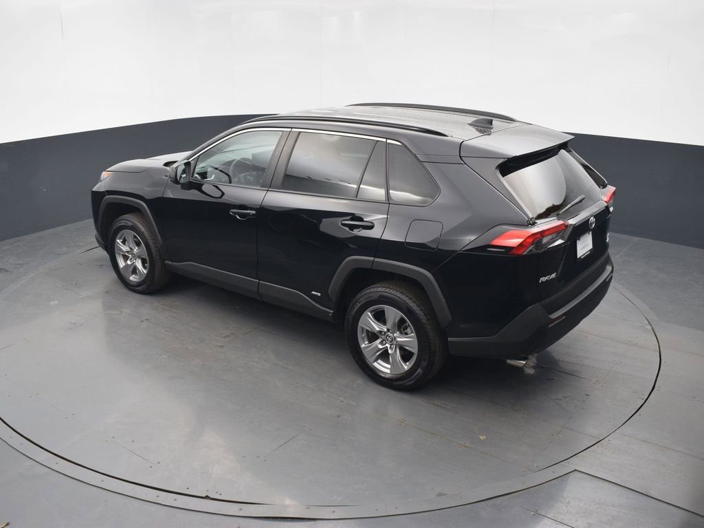 Used 2022 Toyota RAV4 LE AWD/4WD image 39