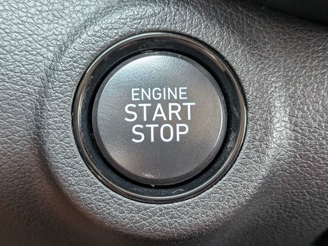Used 2025 Hyundai Venue SEL FWD image 28