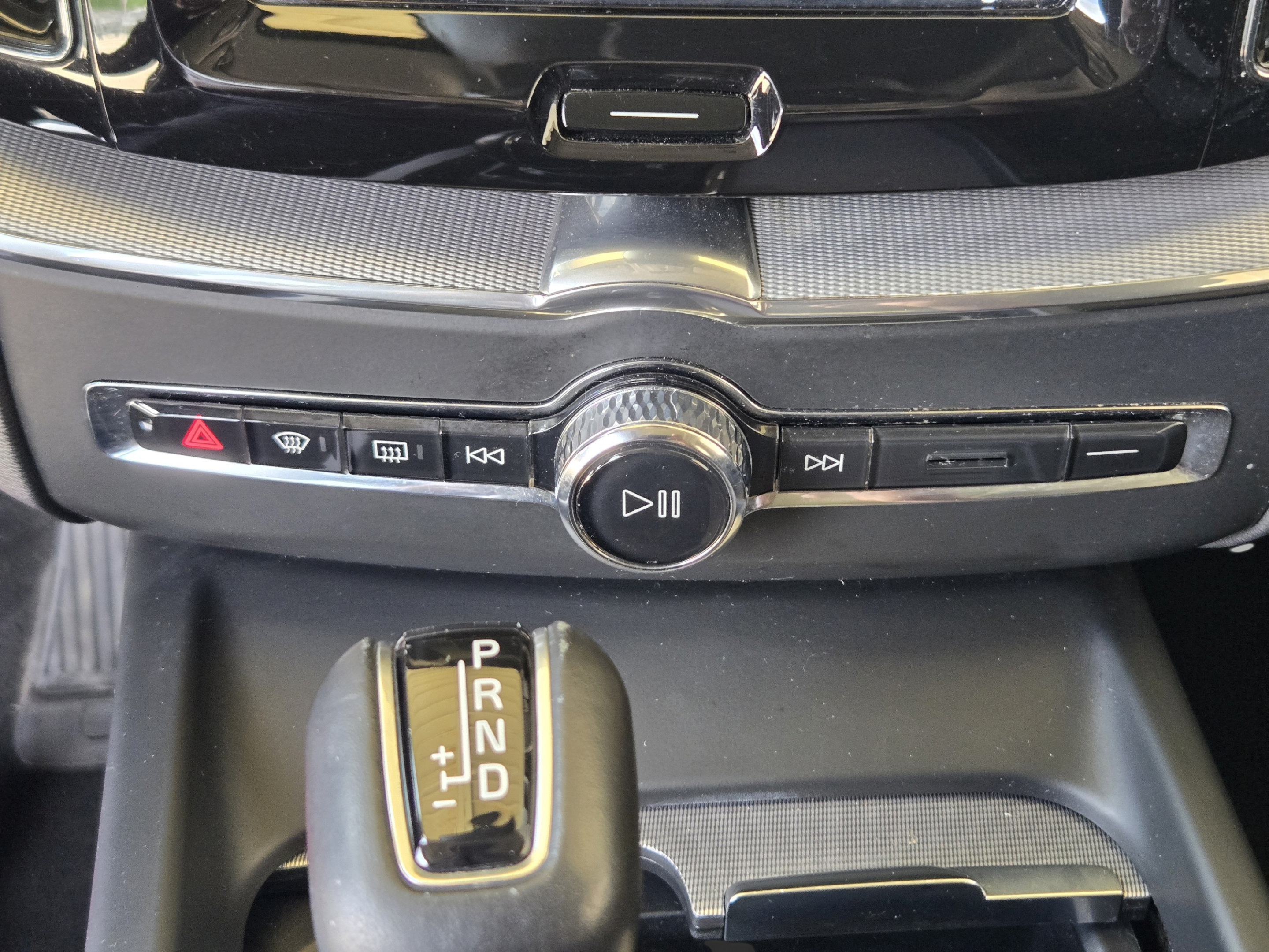 Used 2019 Volvo XC60 T6 Inscription w/ Protection Package Premier AWD/4WD image 39