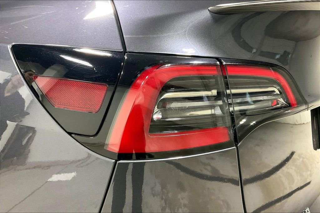 Used 2022 Tesla Model Y Performance image 38