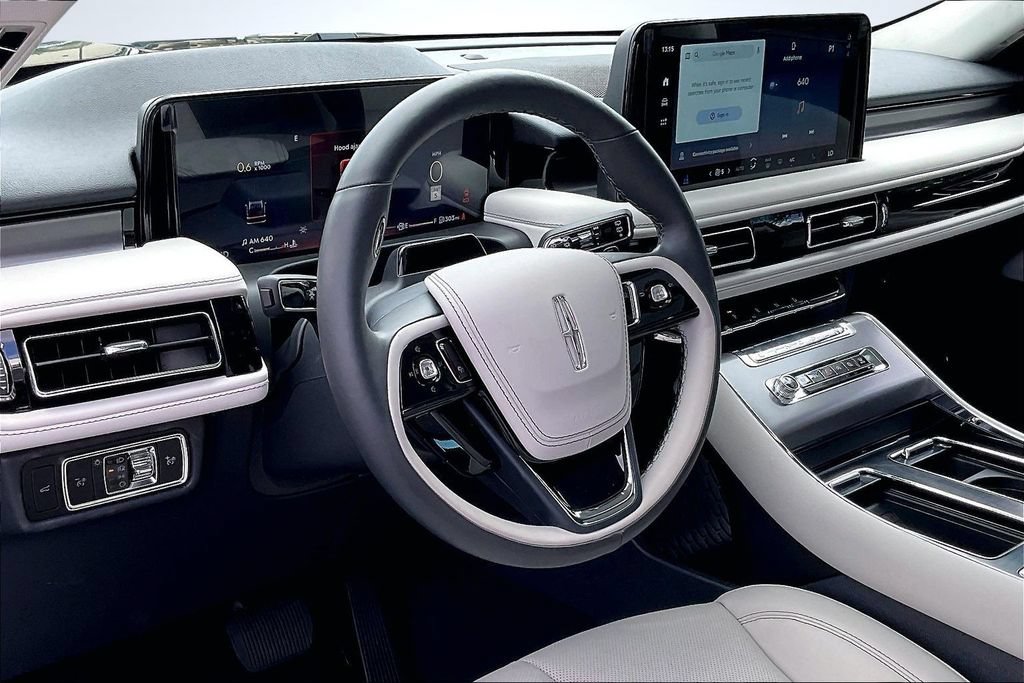 Used 2026 Lincoln Aviator AWD w/ Jet Appearance Package image 15