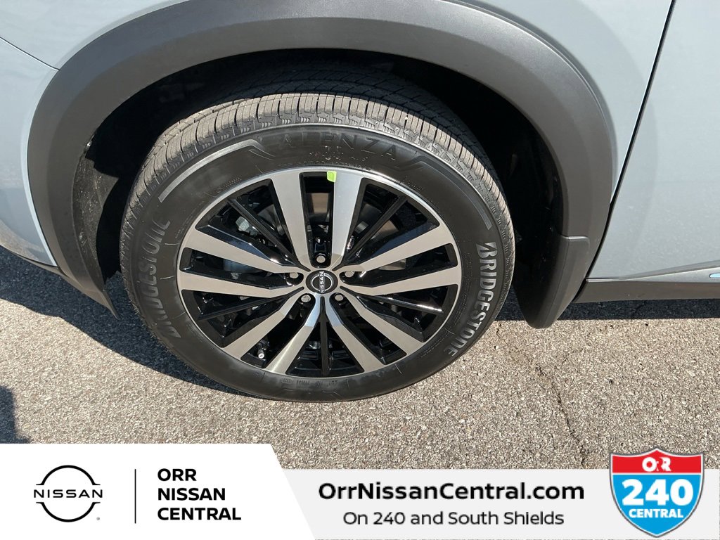 New 2025 Nissan Pathfinder Platinum w/ Cargo Package image 9