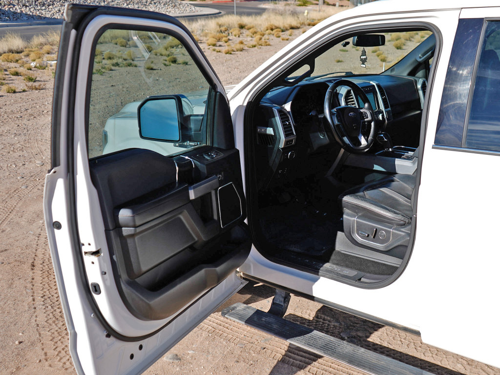 Used 2018 Ford F150 Platinum w/ Equipment Group 701A Luxury AWD/4WD image 5