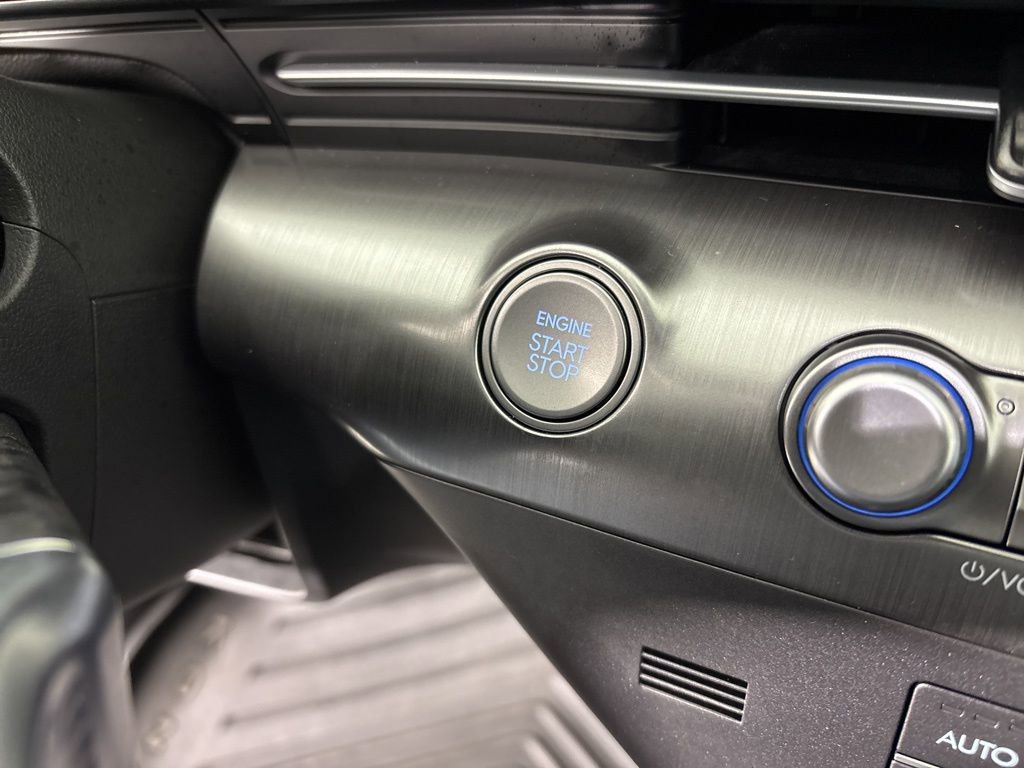 Used 2025 Hyundai Kona Limited image 27