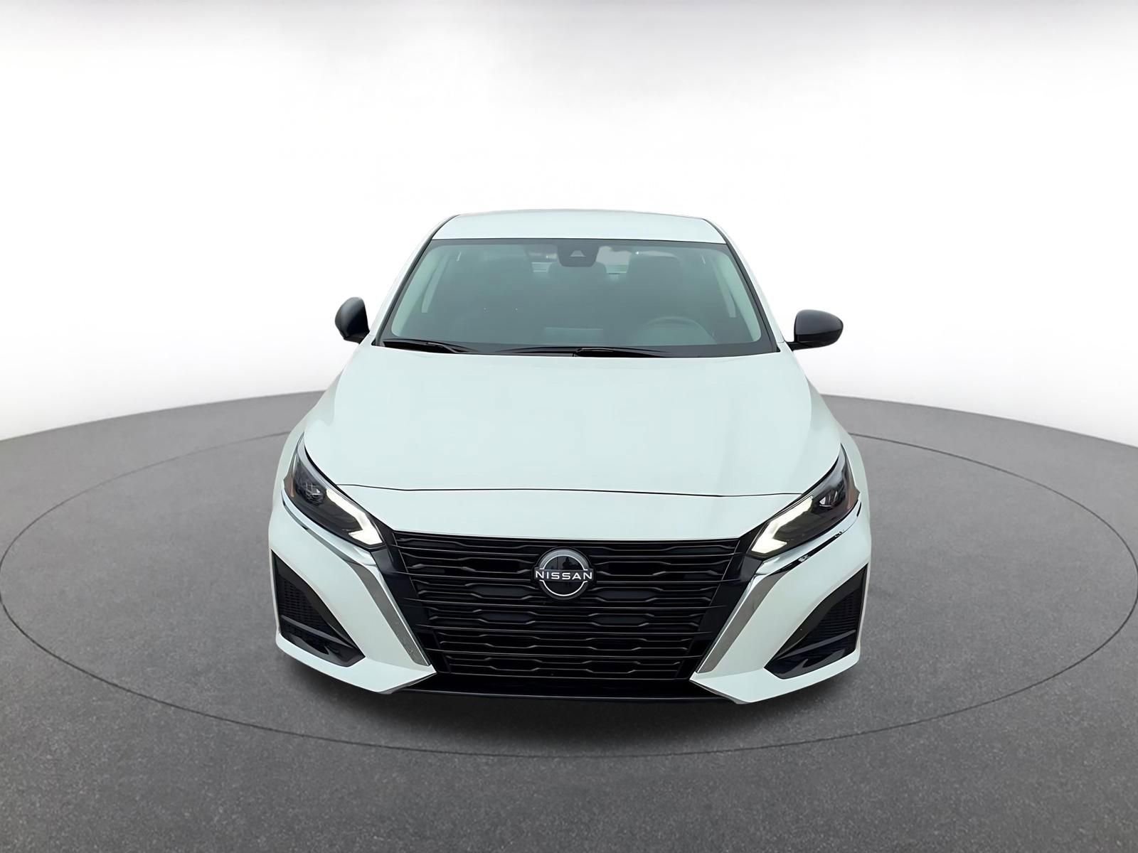 Used 2025 Nissan Altima 2.5 SV image 3