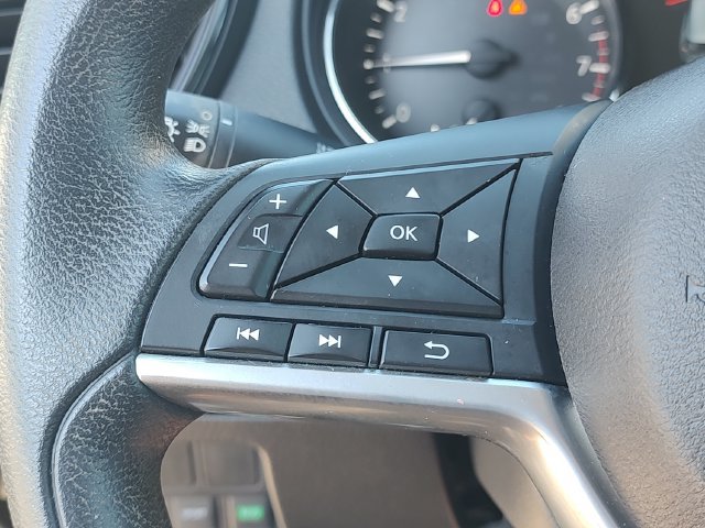 Used 2017 Nissan Rogue S FWD image 20