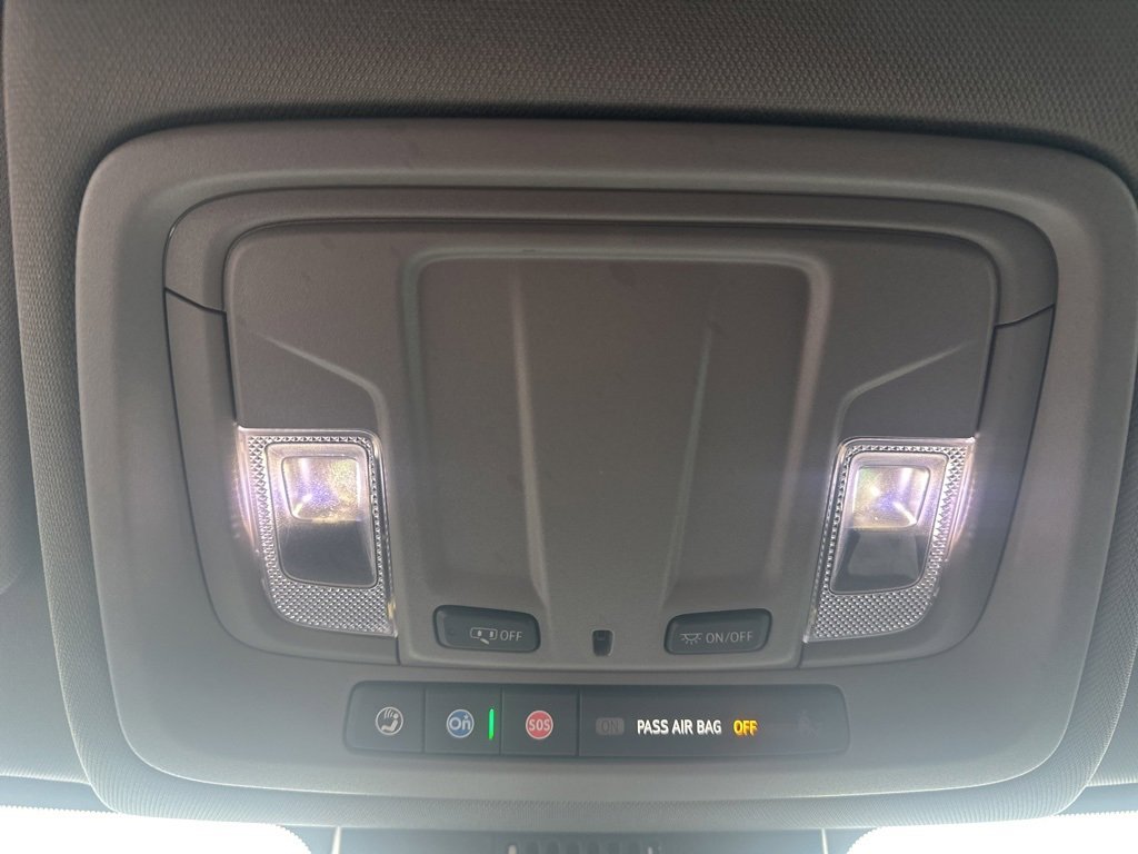 Used 2022 Chevrolet Silverado 1500 Custom image 20