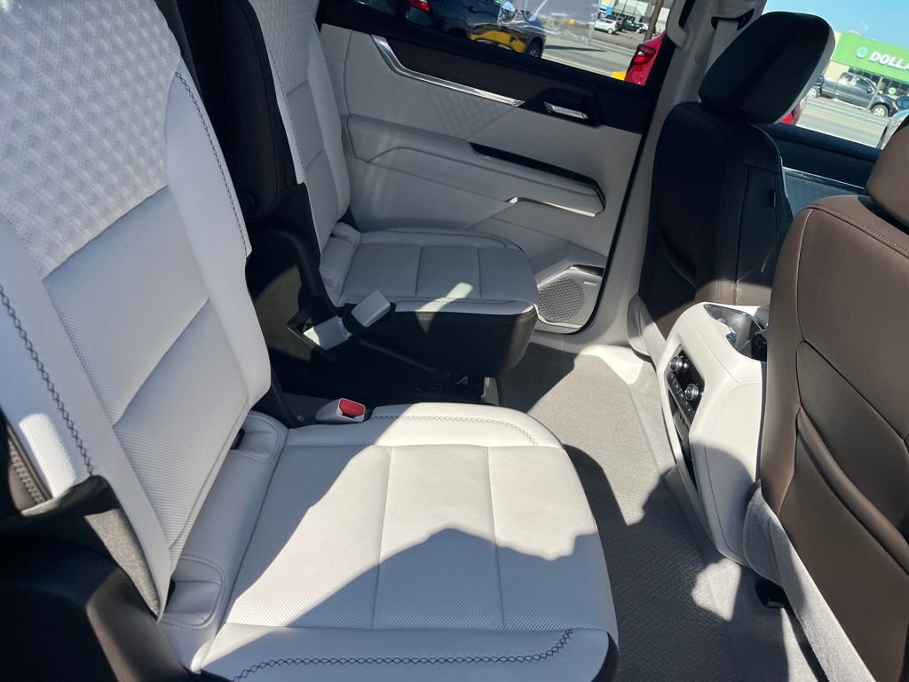 Used 2026 GMC Acadia Denali w/ Super Cruise Package image 27