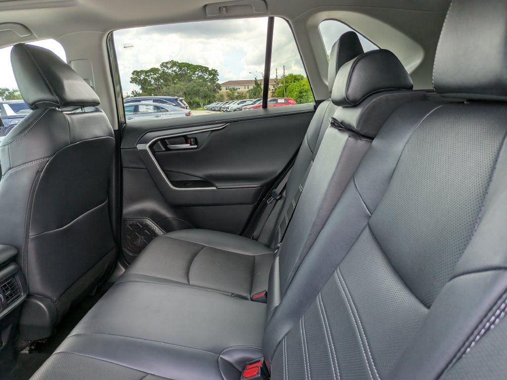 Used 2025 Toyota RAV4 Limited FWD image 21