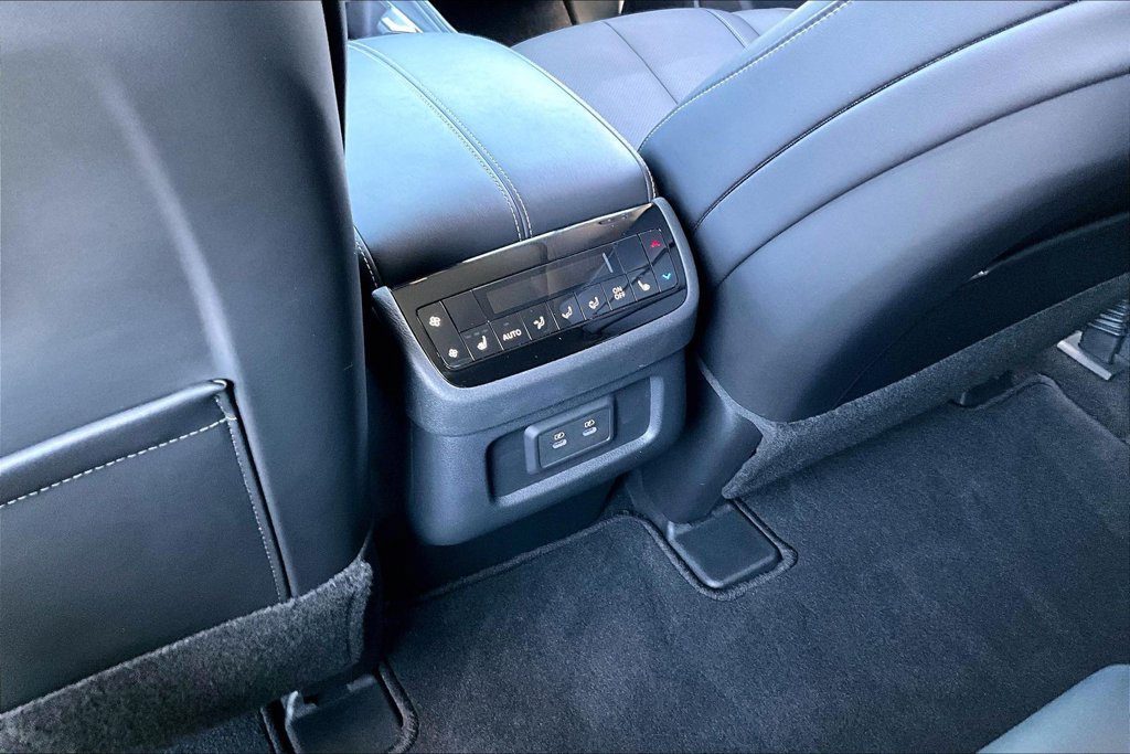 Used 2026 INFINITI QX60 Luxe w/ Cargo Package FWD image 32