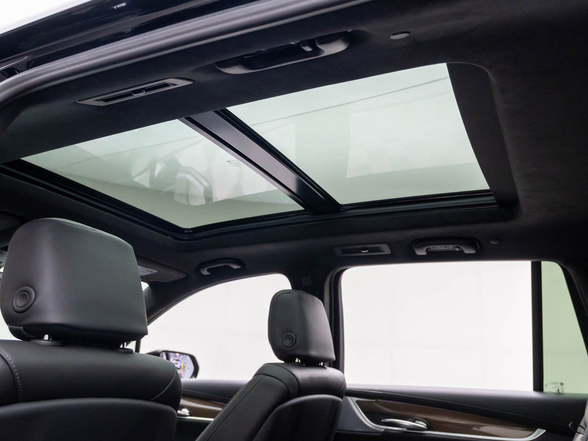 Certified 2025 Cadillac XT6 Premium Luxury w/ Platinum Package image 21