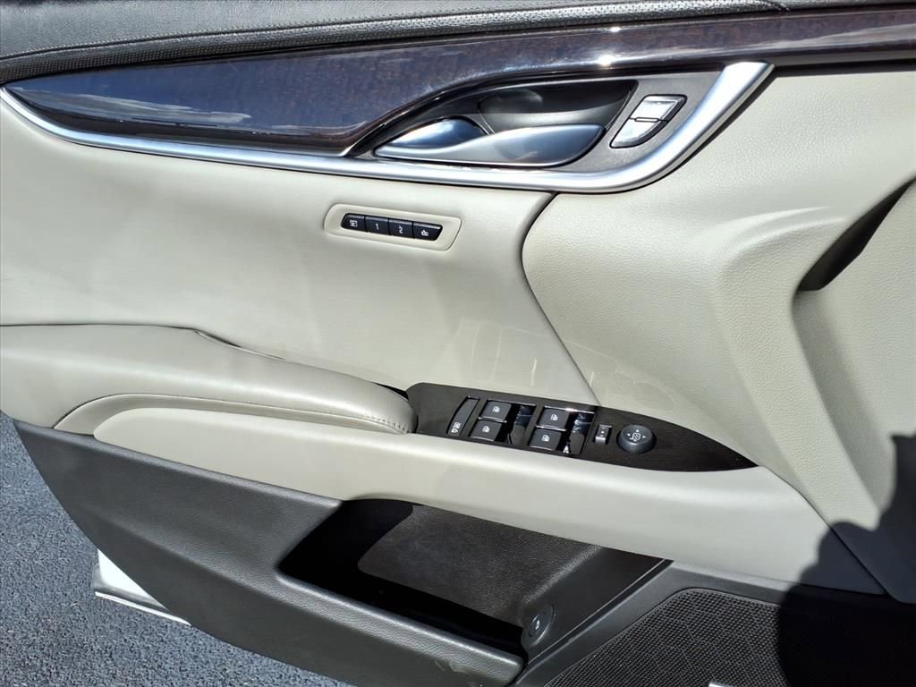 Used 2013 Cadillac XTS Luxury w/ Driver Awareness Package image 11