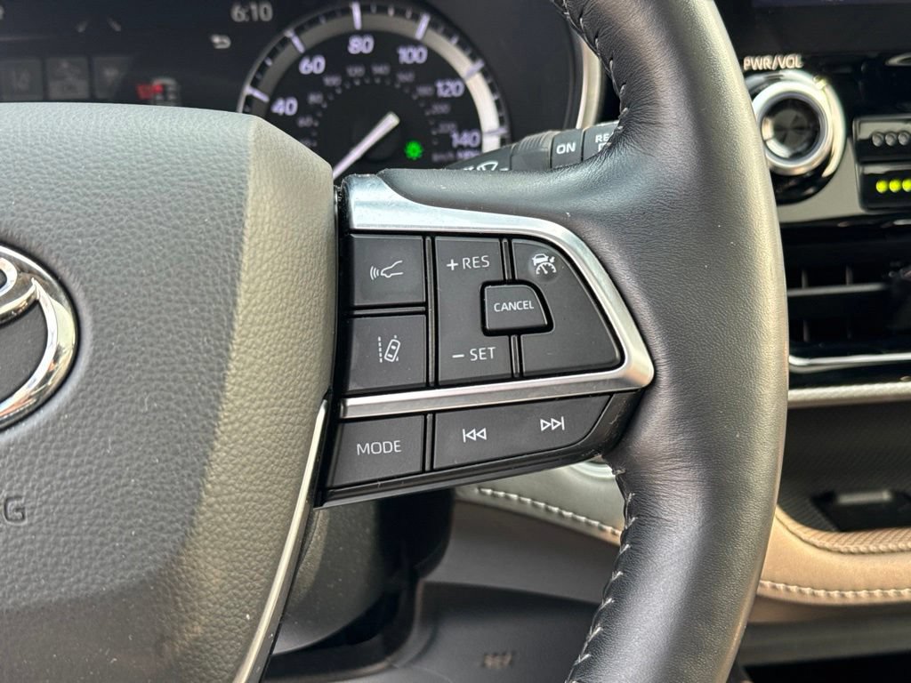 Used 2021 Toyota Highlander Platinum AWD/4WD image 15