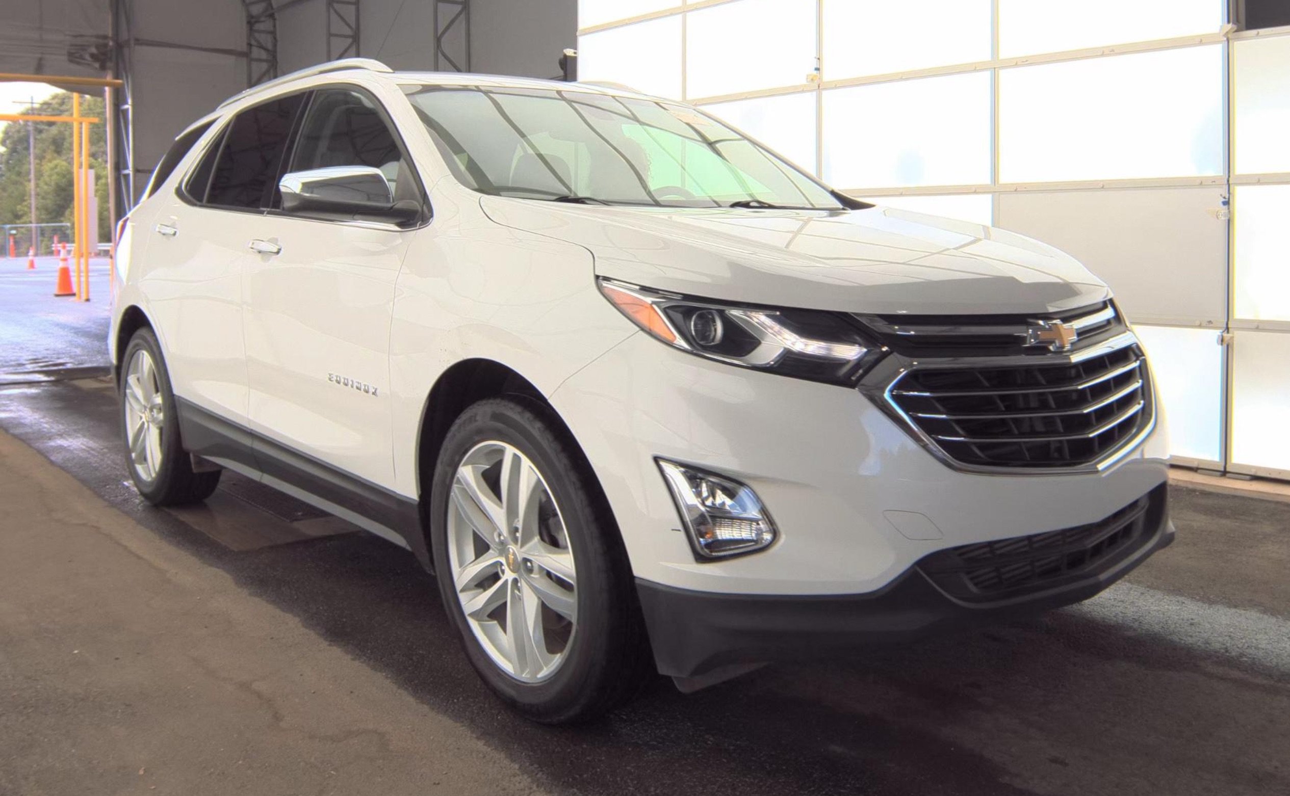 Used 2019 Chevrolet Equinox Premier FWD image 3
