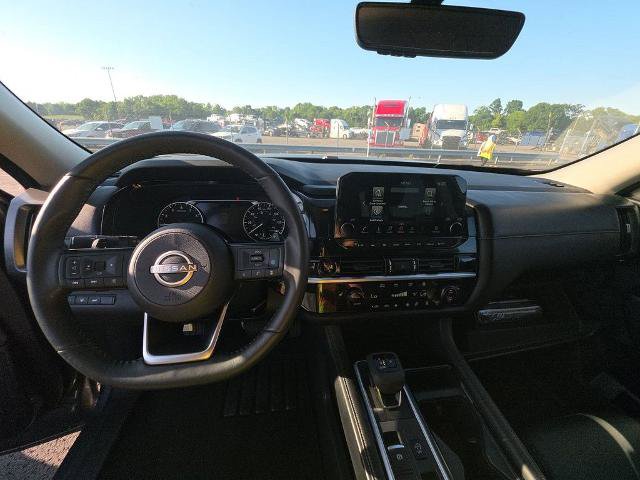 Certified 2025 Nissan Pathfinder SL FWD image 15