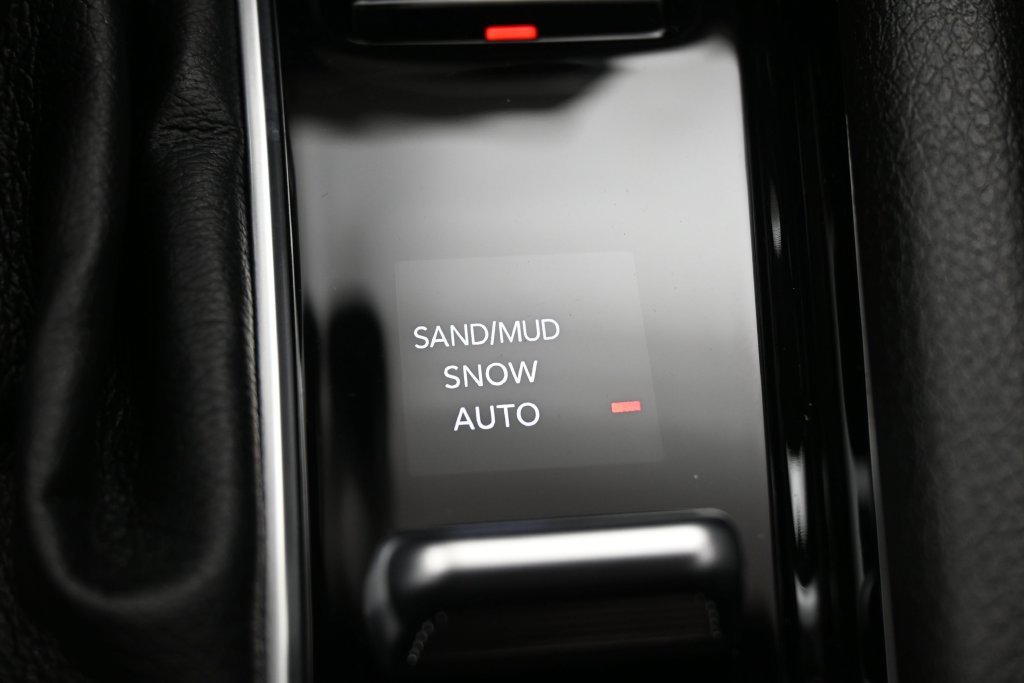 New 2026 Jeep Compass Latitude AWD/4WD image 13