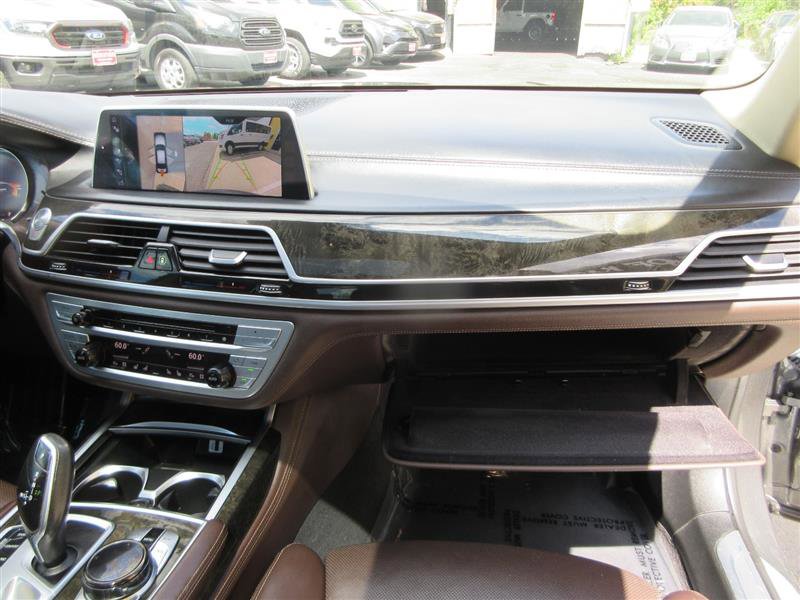 Used 2017 BMW 740i RWD image 33