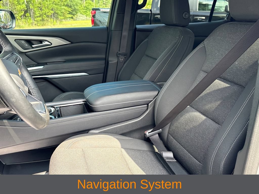 Used 2025 Chevrolet Traverse LT w/ Driver Confidence Package FWD image 4