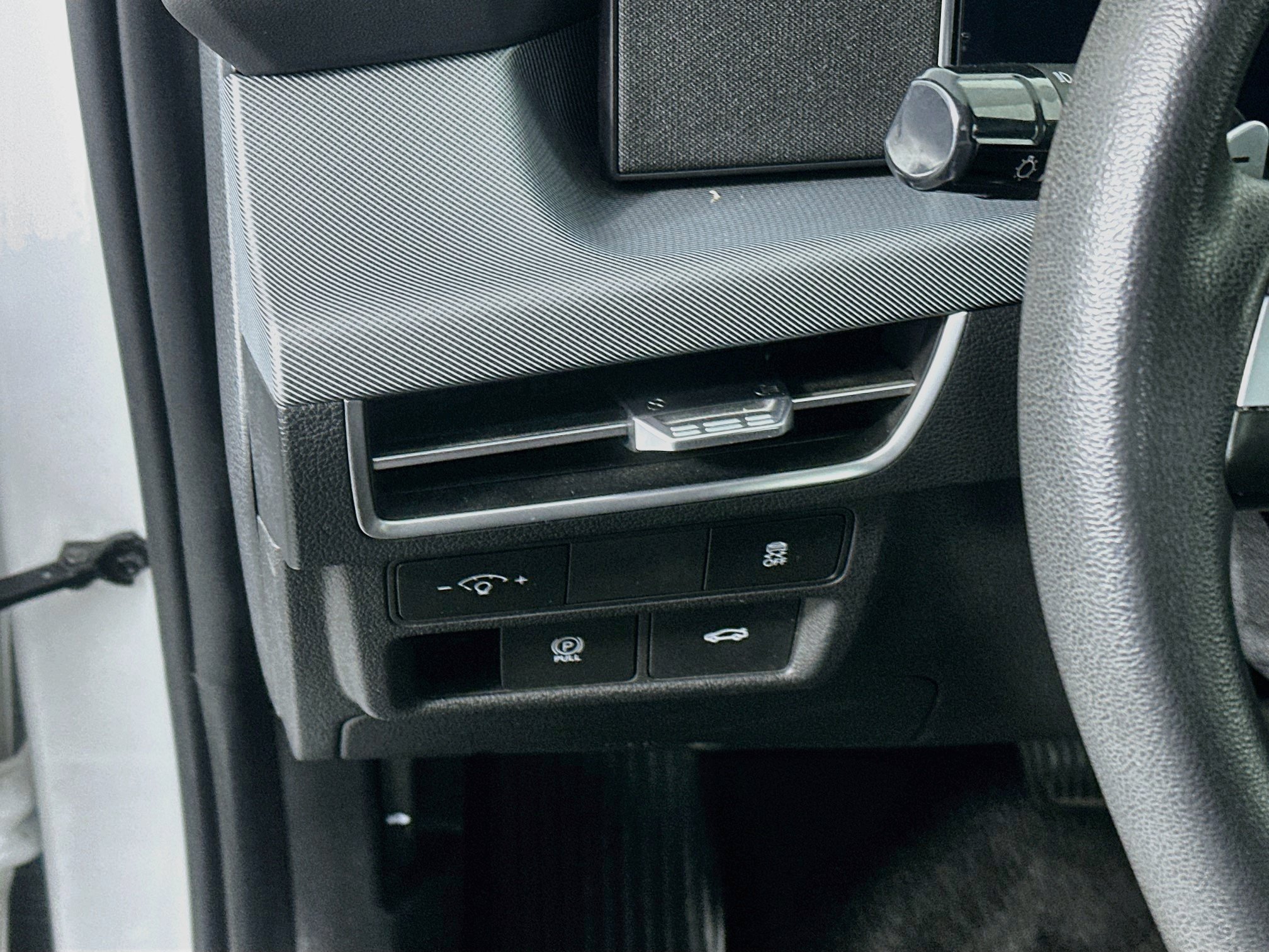 Used 2025 Hyundai Sonata SEL FWD image 17