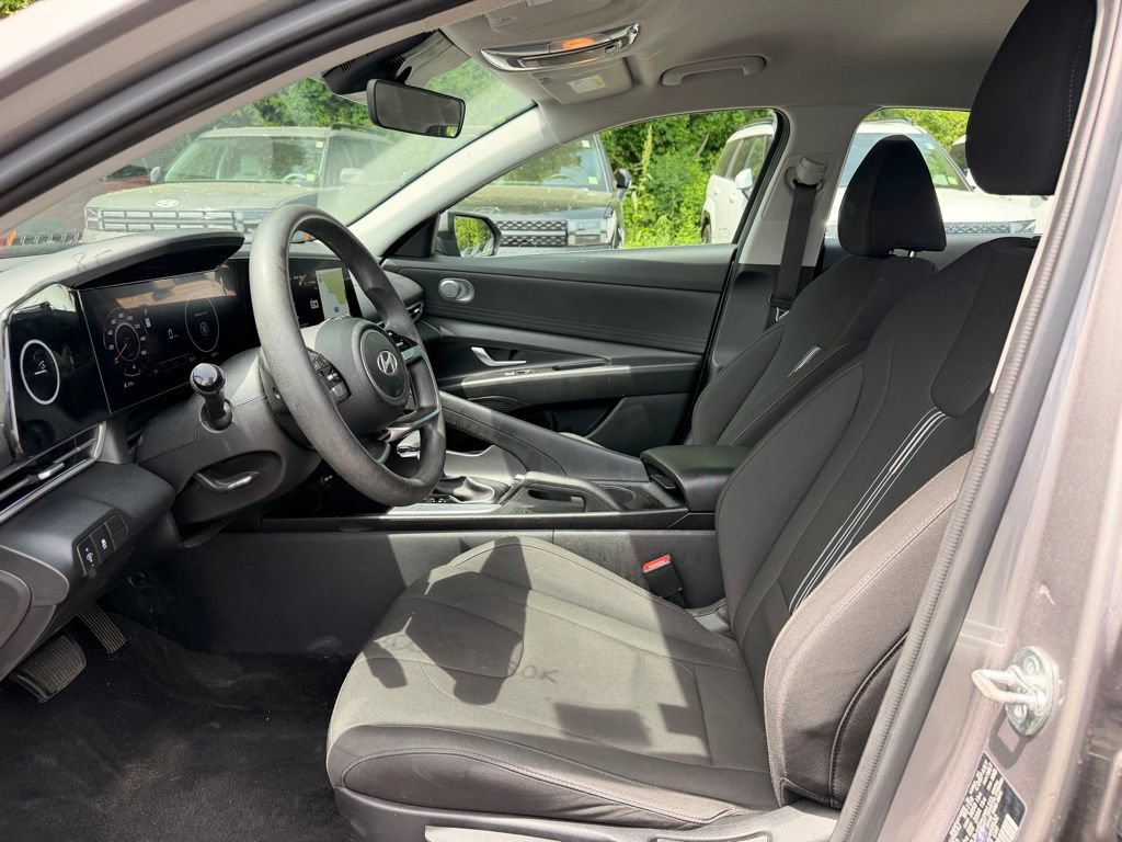 Used 2024 Hyundai Elantra SEL FWD image 11