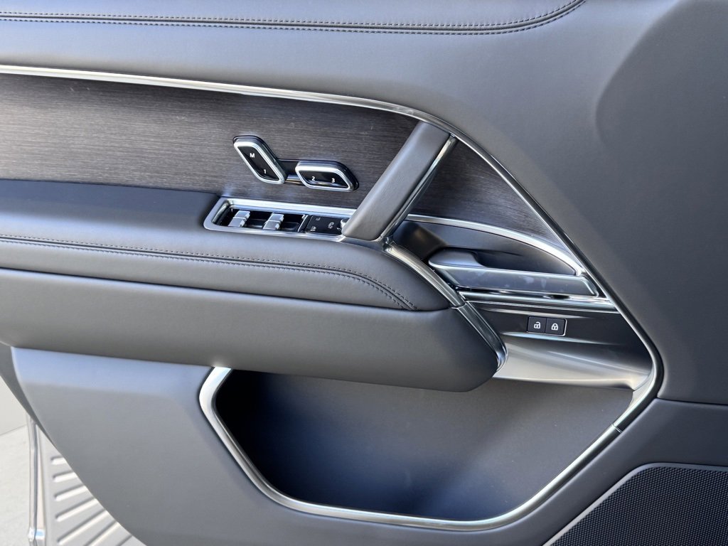 New 2026 Land Rover Range Rover SE image 19