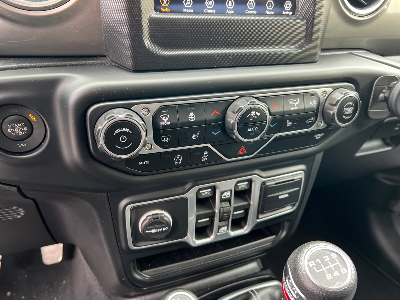 Used 2018 Jeep Wrangler Unlimited Sahara w/ LED Lighting Group image 25