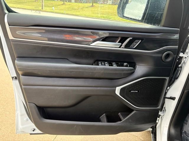 Used 2024 Jeep Wagoneer 4WD w/ Convenience Group I image 9