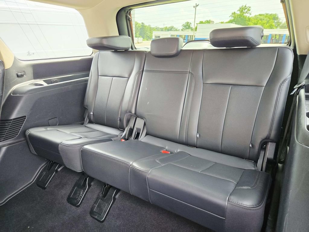 Used 2024 Ford Expedition XLT AWD/4WD image 14