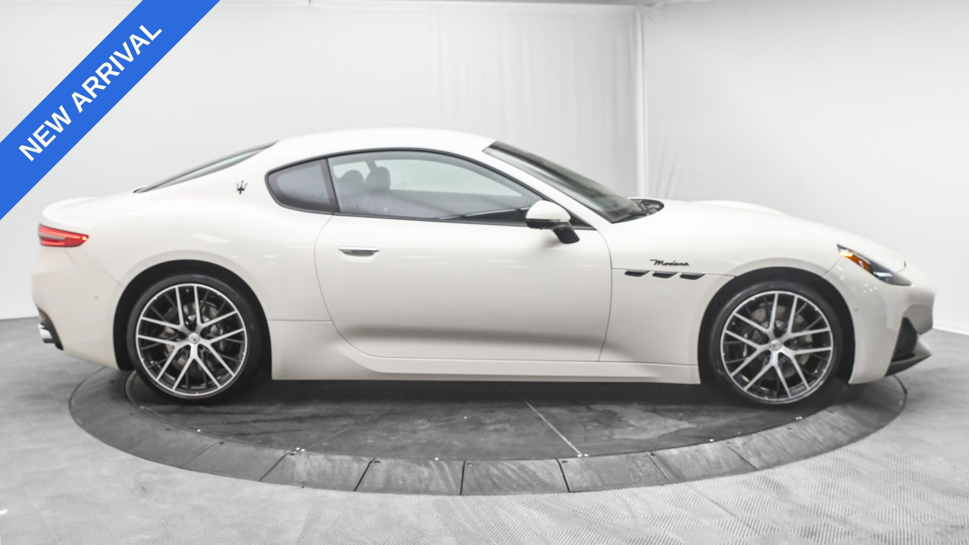Used 2024 Maserati GranTurismo Modena image 10