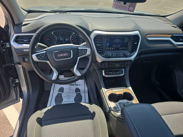 Used 2023 GMC Acadia SLE w/ Driver Convenience Package FWD image 17