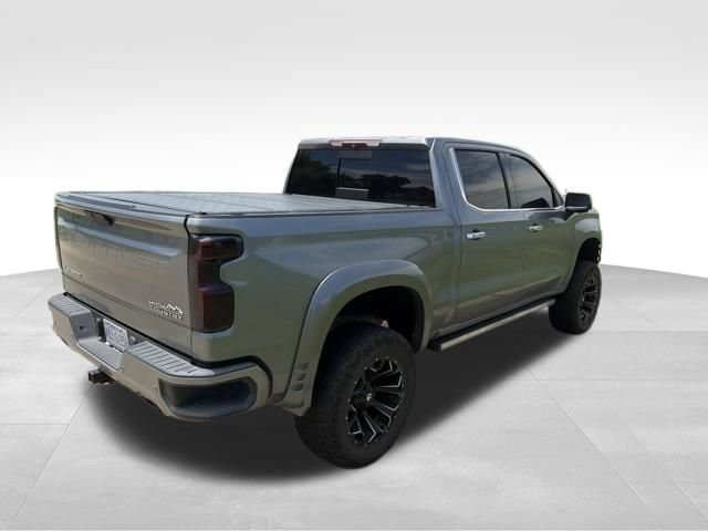 Used 2019 Chevrolet Silverado 1500 High Country w/ Technology Package AWD/4WD image 3