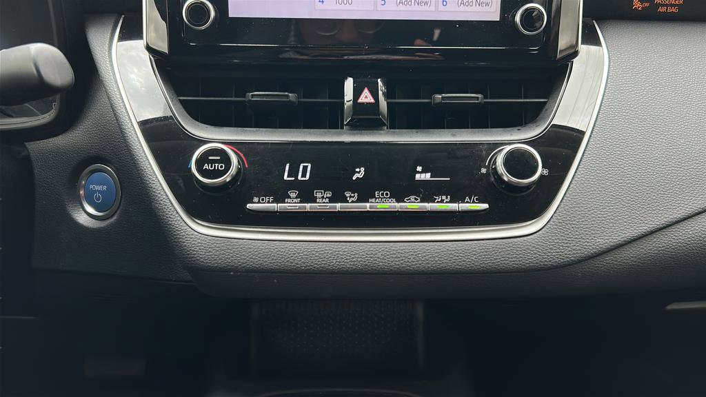 Used 2020 Toyota Corolla LE image 19