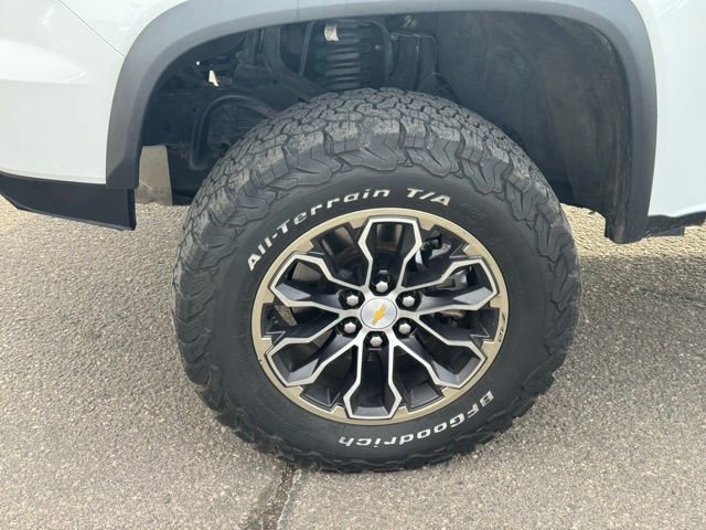 Used 2022 Chevrolet Colorado ZR2 image 11