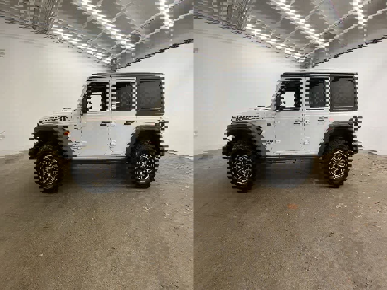 Used 2025 Jeep Wrangler Unlimited Rubicon image 3