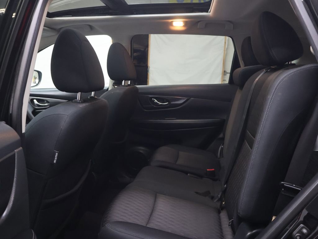 Used 2017 Nissan Rogue SV AWD/4WD image 15
