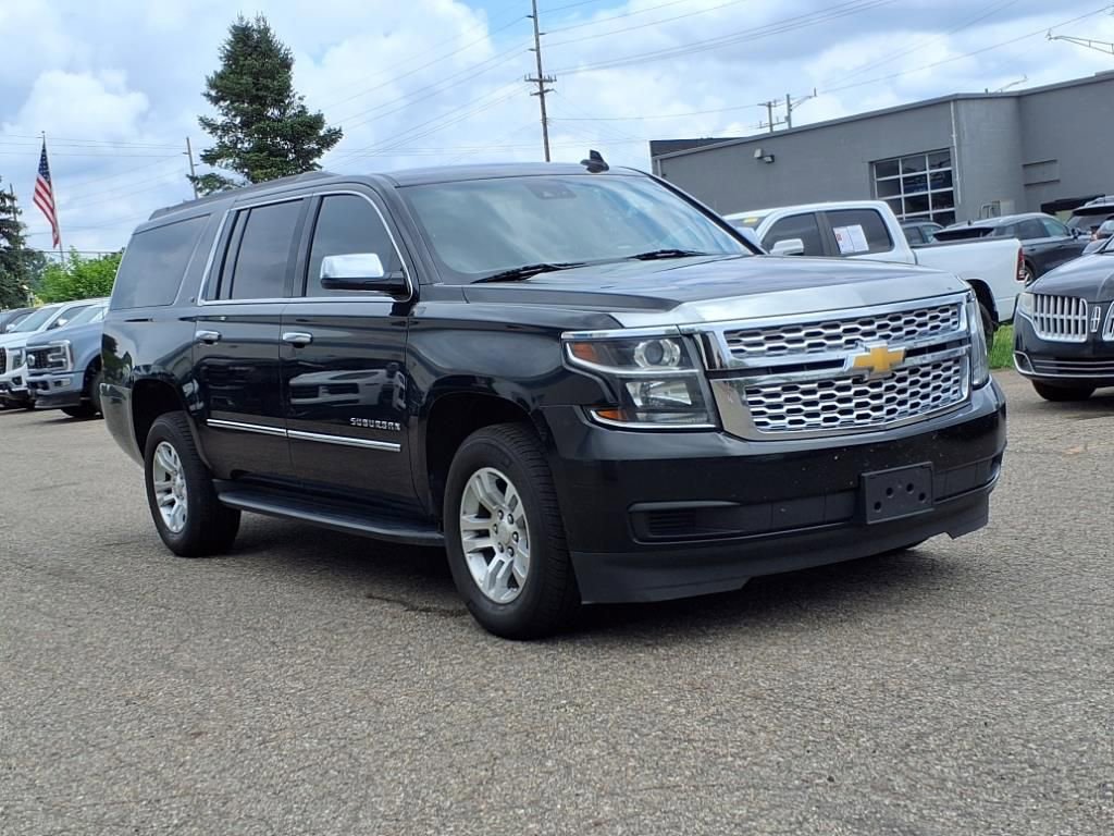Used 2019 Chevrolet Suburban LT image 7