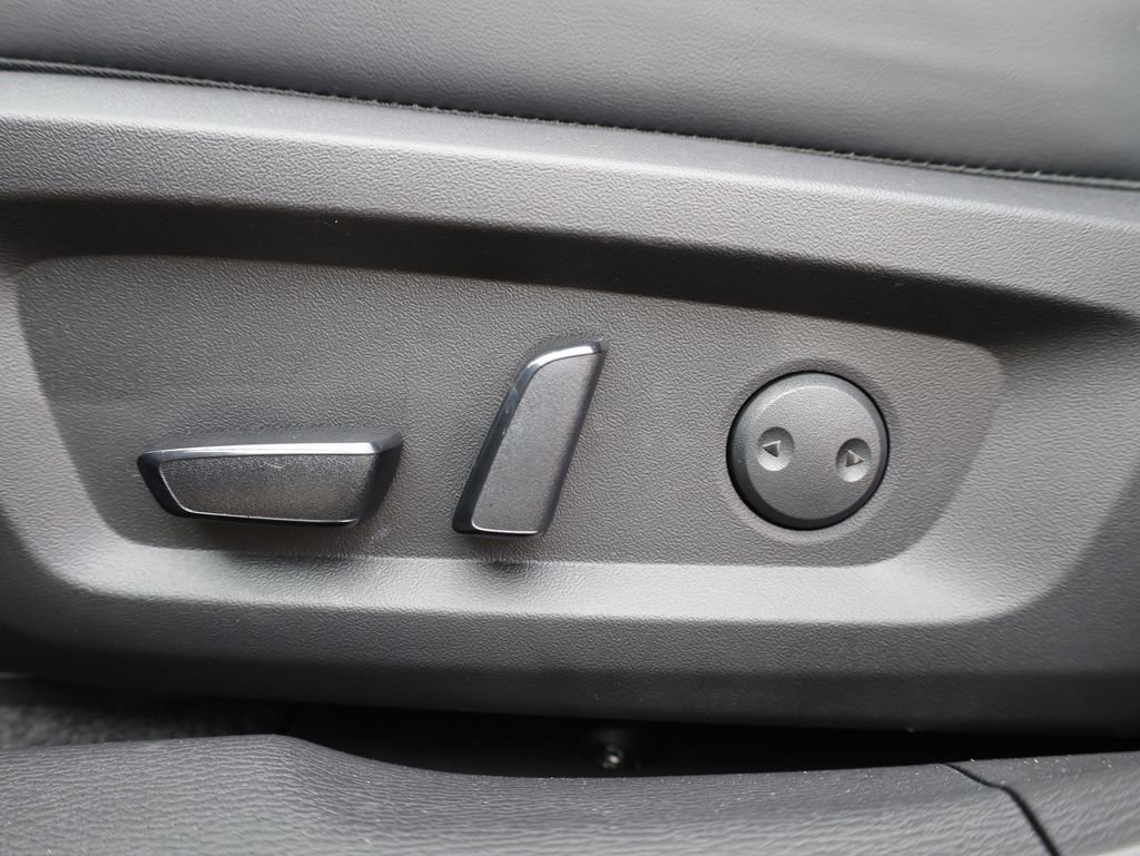 New 2025 Mitsubishi Outlander SE image 31