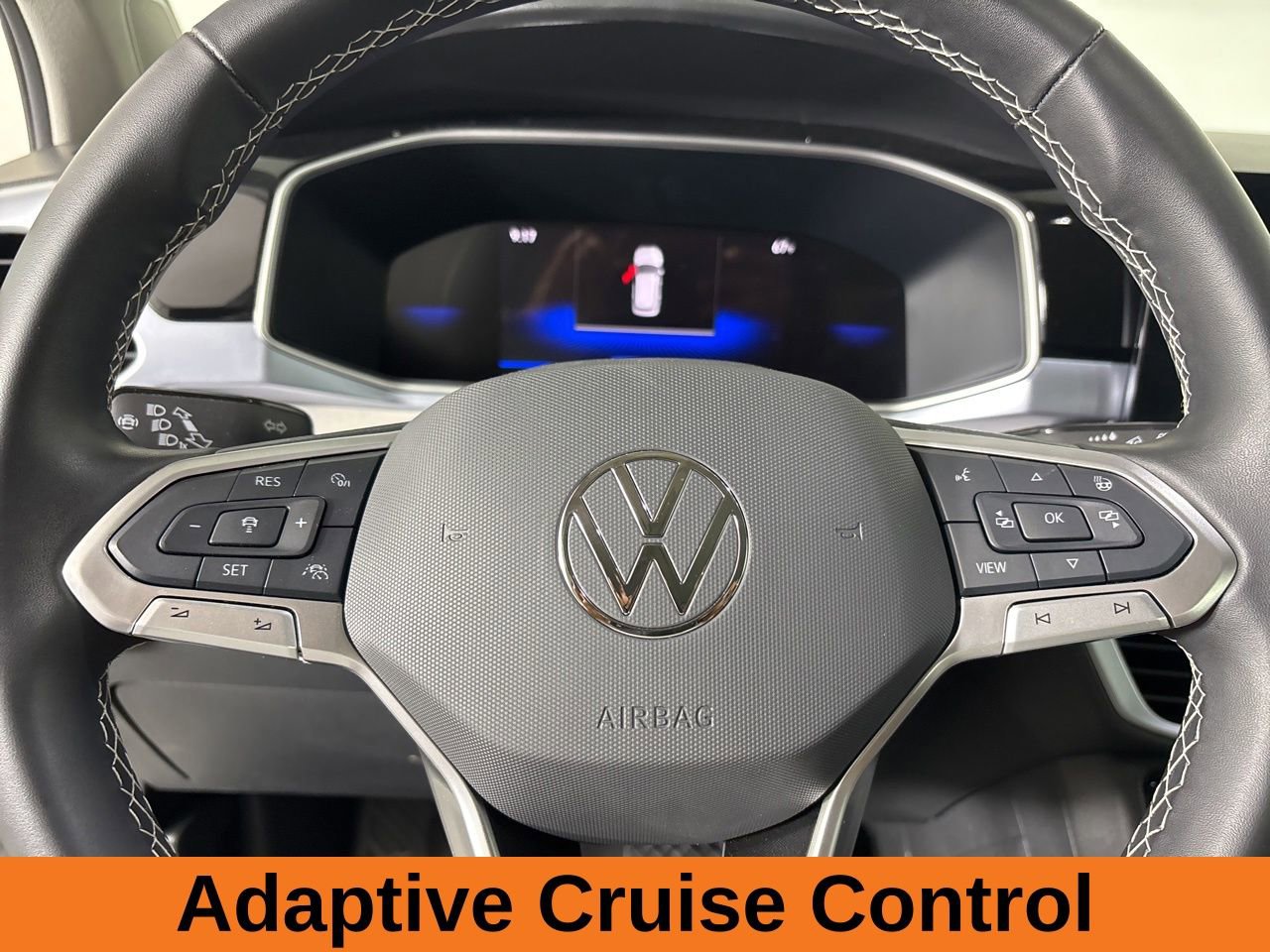 Used 2025 Volkswagen Taos SE w/ Panoramic Sunroof Package AWD/4WD image 13