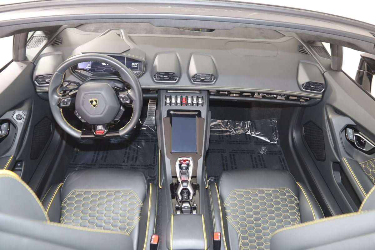 Used 2023 Lamborghini Huracan EVO RWD image 49