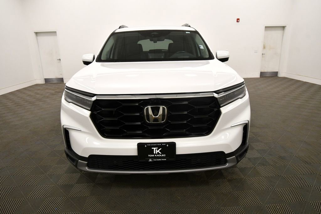 Certified 2025 Honda Pilot Elite image 11