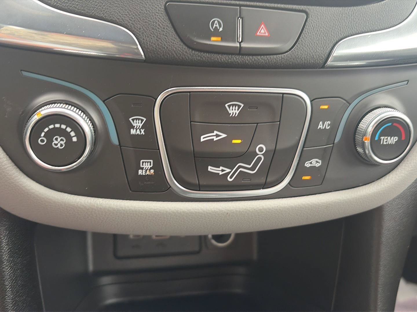 Used 2023 Chevrolet Equinox LS AWD/4WD image 21